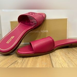 Michael Khors Deanna Cut Out Slide Tumbled Leather